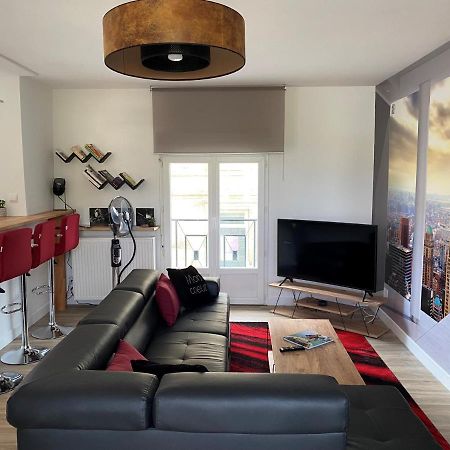 Appartement Renove Le New-York En Centre Ville - Terrasse Et Parking - Non Climatise La Roche-Chalais Экстерьер фото