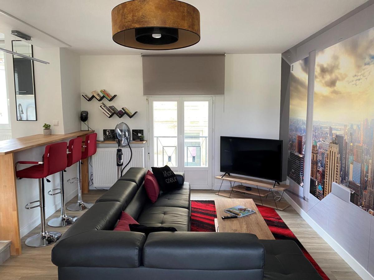 Appartement Renove Le New-York En Centre Ville - Terrasse Et Parking - Non Climatise La Roche-Chalais Экстерьер фото